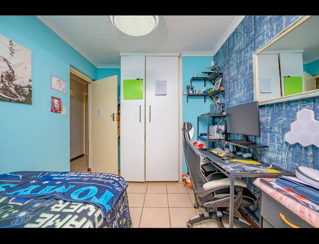 3 BEDROOM SIMPLEX FOR SALE IN COWIES HILL